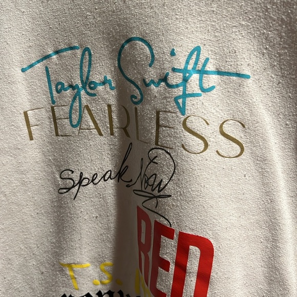 Taylor Swift Crew Neck - Picture 4 of 7